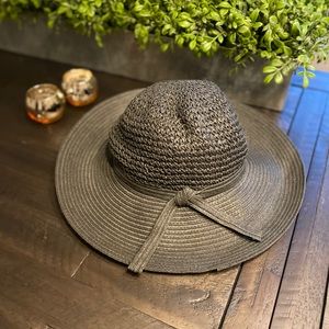 Black Floppy Beach Hat